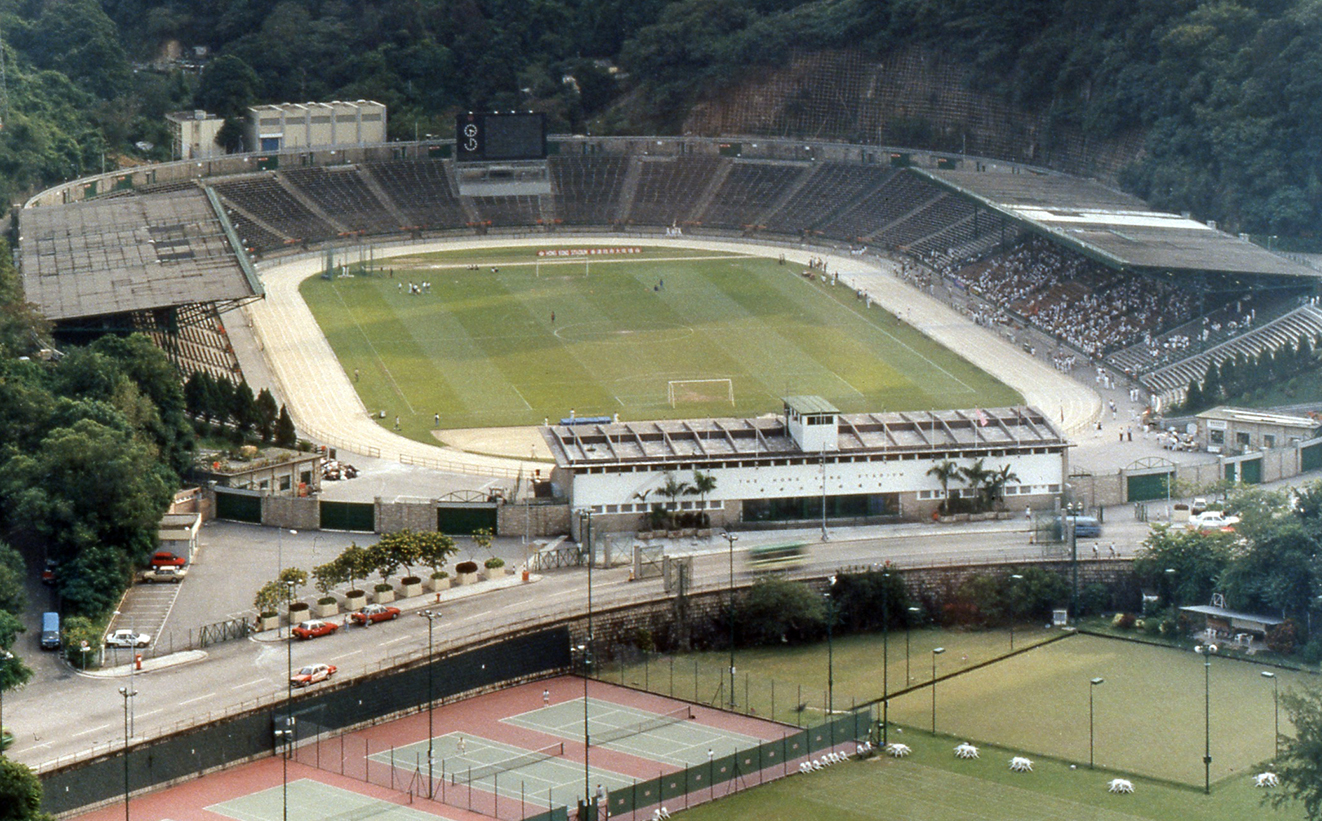 1991年，政府啟動大球場重建。但工程期間的草皮及看台仍然開放使用，並舉辦部分大型體壇賽事。（圖片來源：Getty Images）