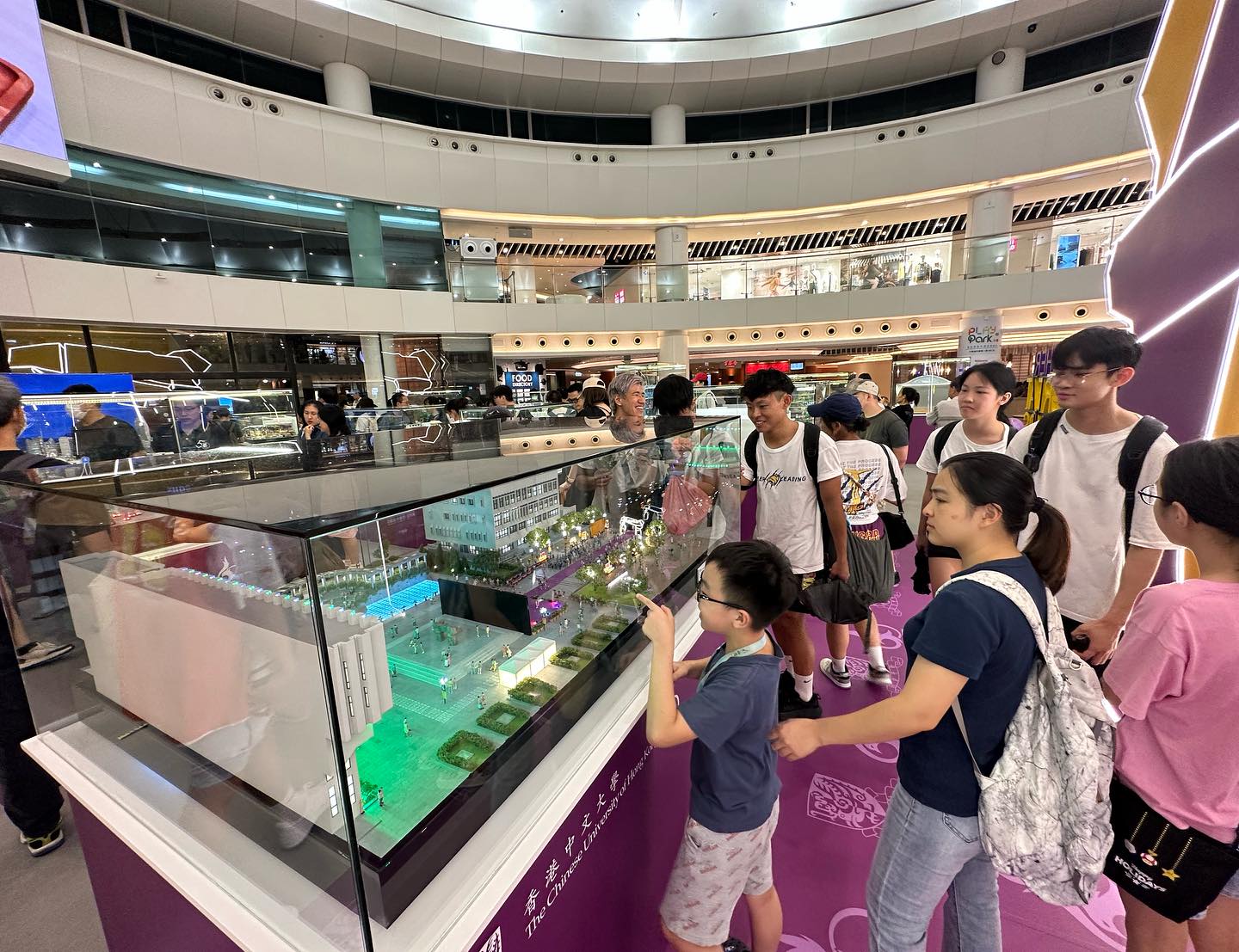 展覽連日來吸引不少市民參觀。（圖片來源：快樂微型藝術會Facebook專頁）