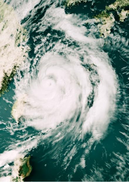 颱風是如何誕生？旋風、颶風來自不同海域  「風眼」天氣反而最好