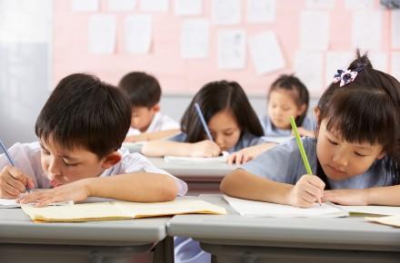 9月開學  回顧香港由「卜卜齋」到普及教育
