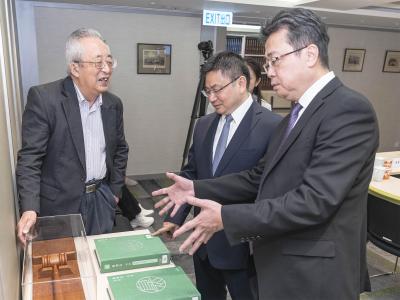 中國地方志工作辦公室主任陳文學一行到訪交流